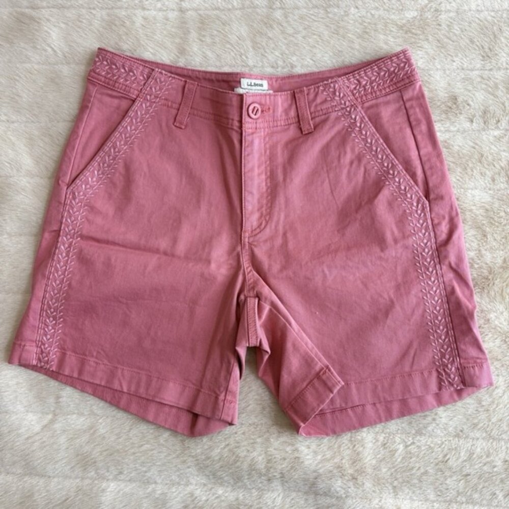 LLBean Favorite Fit Women Salmon Chino Shorts Size 8 Casual